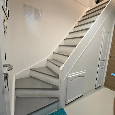 Privee A 10min De Roissy Cdg, Au Calme, Parking Gratuit Homestay