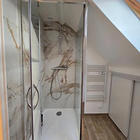 Homestay Privee A 10min De Roissy Cdg, Au Calme, Parking Gratuit